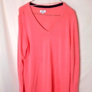 Woman's v neck long sleeved sweater coral Large